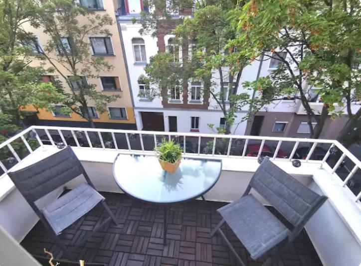 "Greensun-Homes" Messe, Flughafen Und Zentrums Nah, Ruhig, Modern, Schnelles Wlan, Balkon Und Kueche, Freies Parken, 4 Schlafplaetze Moeglich Köln Exteriör bild